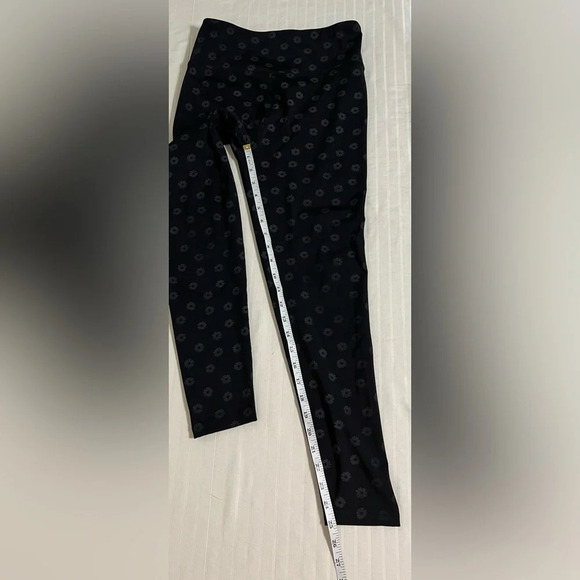 Nanette Lepore Play Black Daisy Leggings Size Medium Q1 - Picture 11 of 11